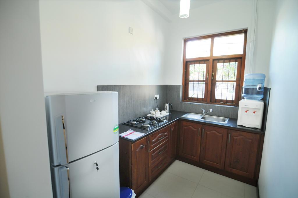 Park Lane Apartments Negombo Værelse billede